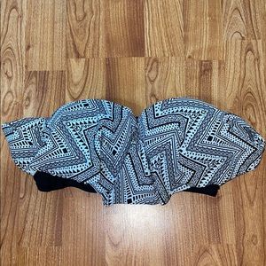 White and Black Pattern Strapless Bikini Top